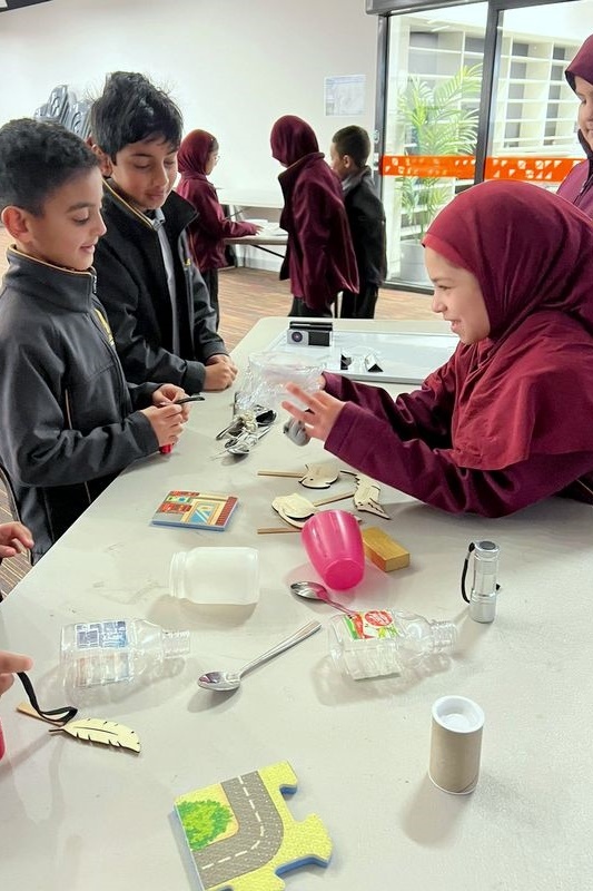 Year 2 Science Incursion: Sound and Light