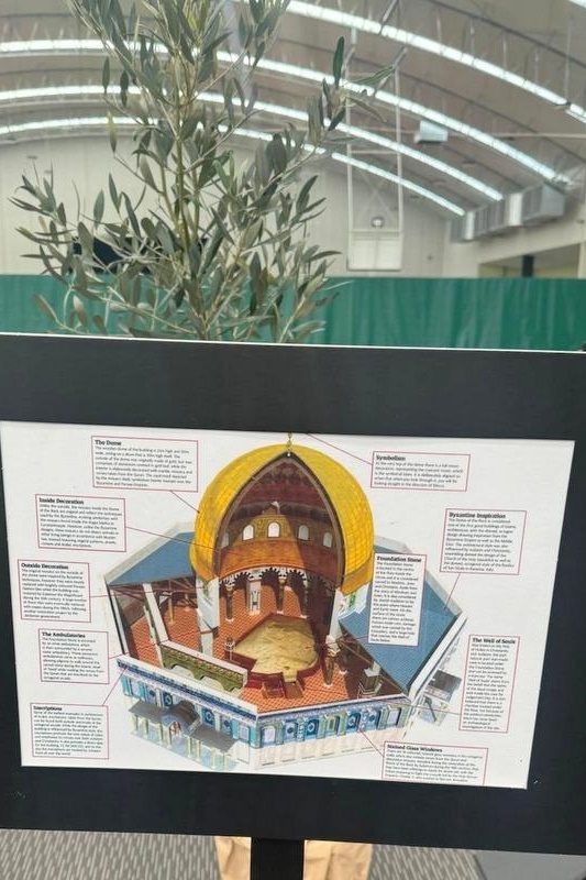 Al-Aqsa exhibition tour at Al-Taqwa College