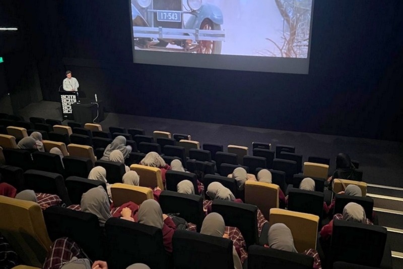 Year 8 Excursion: “Rabbit Proof Fence” Viewing