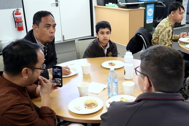 Indonesian Delegates Visit Al Siraat