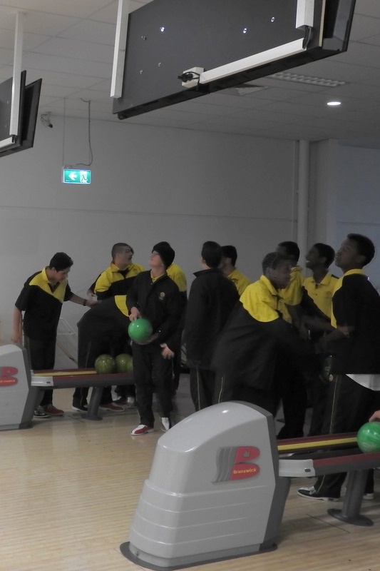 Year 9 Outdoor Education: Bowling