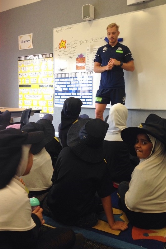 Carlton Footy Player Visits Al Siraat