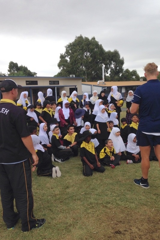 Carlton Footy Player Visits Al Siraat