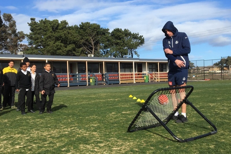 Carlton FC Players Visit Al Siraat