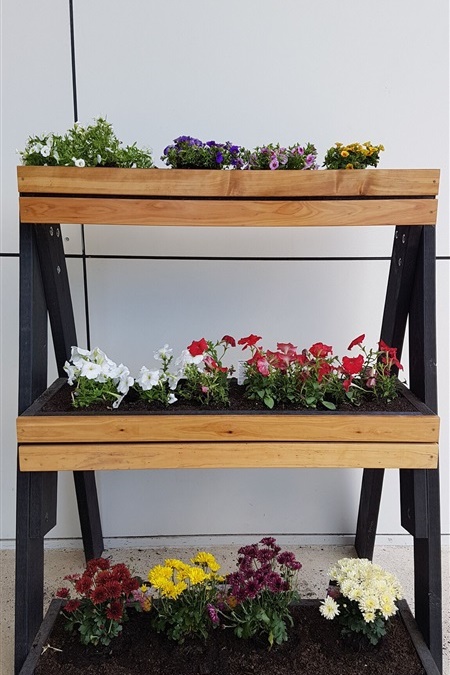 SRCs Construct Plant Pot Stands