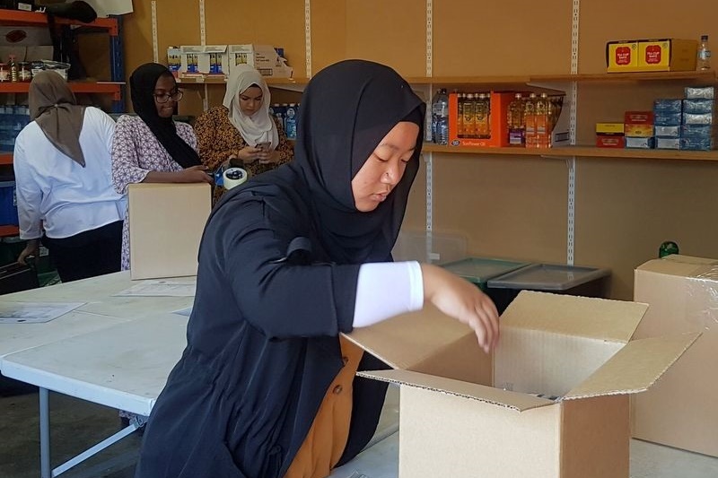 SRC Girls Volunteering for Halal Food Bank