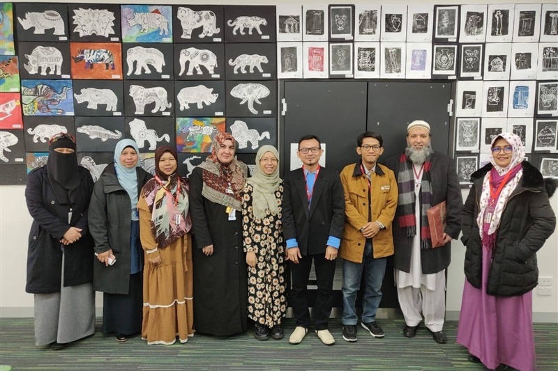 Indonesian Delegates Visit Junior School