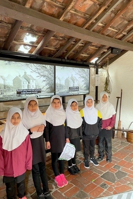 Year 2 Excursion: Cooks Cottage