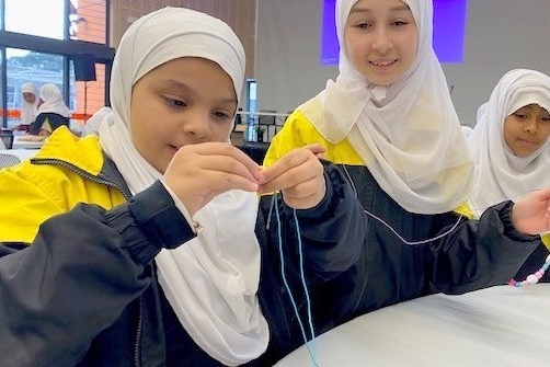 Primary Lunch Time Club: Jewellery Making