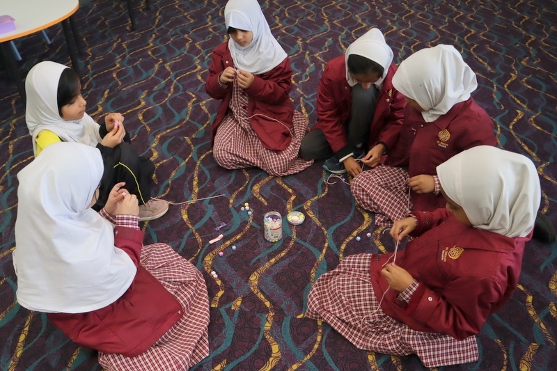 Primary Lunch Time Club: Jewellery Making