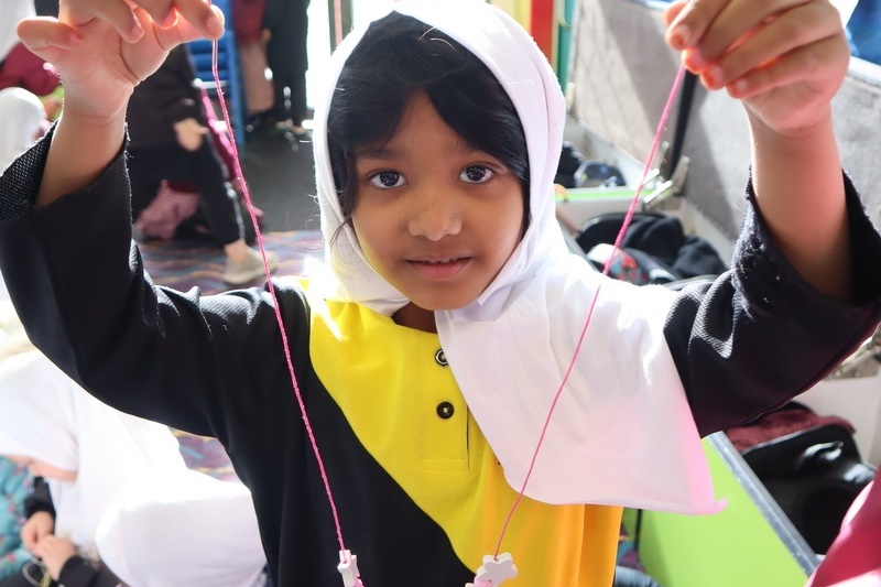 Primary Lunch Time Club: Jewellery Making