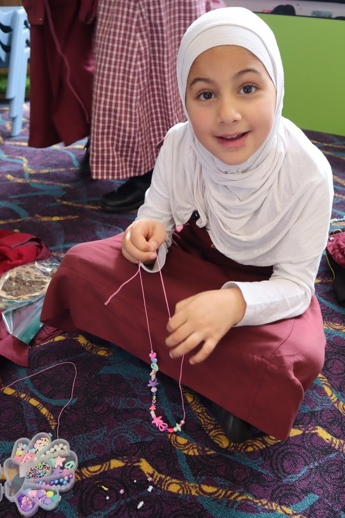 Primary Lunch Time Club: Jewellery Making