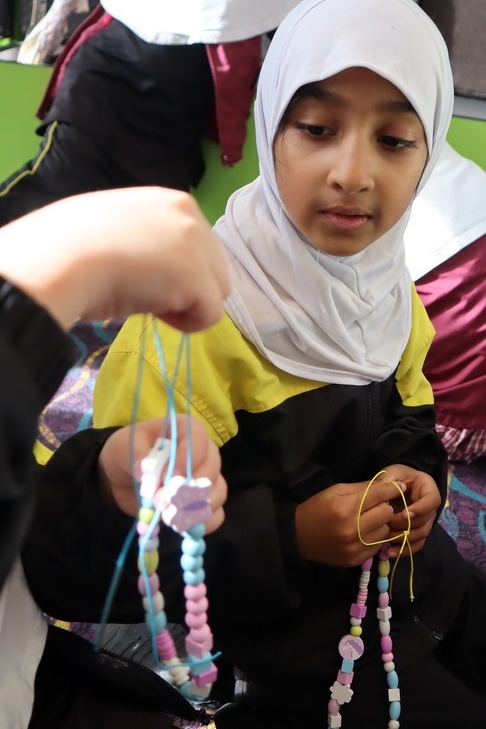 Primary Lunch Time Club: Jewellery Making