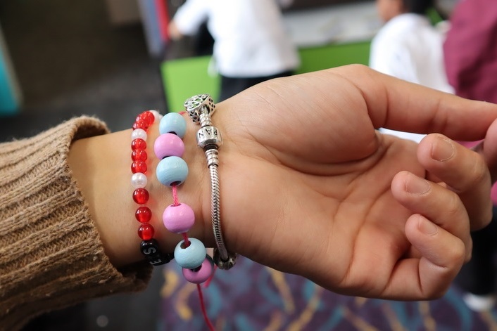 Primary Lunch Time Club: Jewellery Making