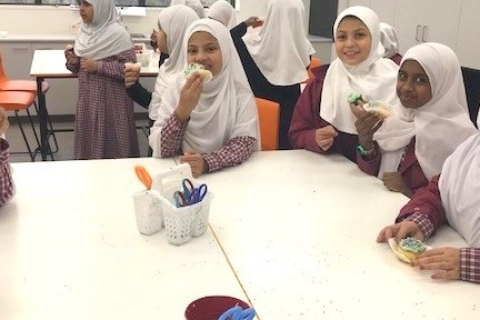 Primary Lunch Time Club: Cupcake Decorating