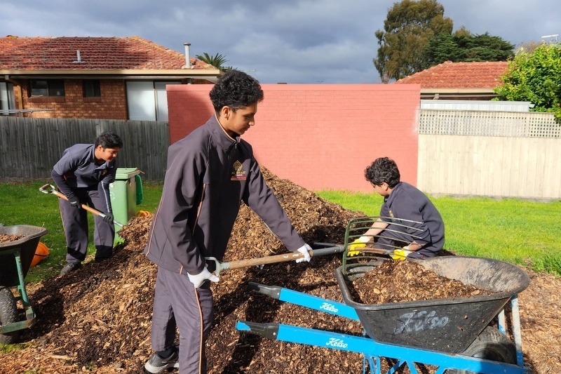 Environmental Student Leadership: Lalor Landcare