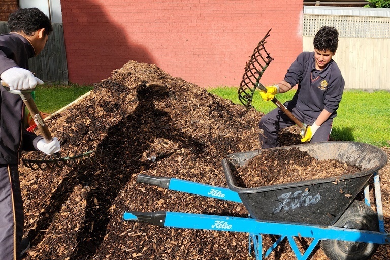 Environmental Student Leadership: Lalor Landcare