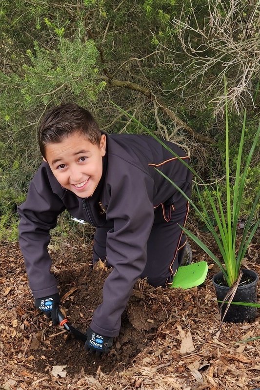 Environmental Student Leadership: Lalor Landcare