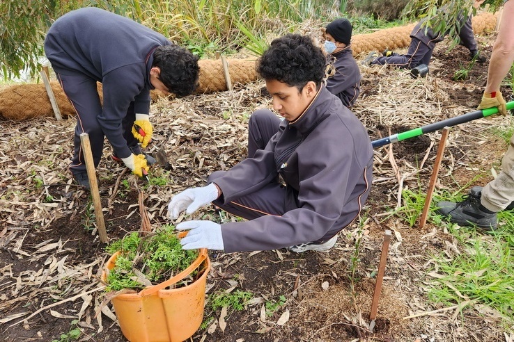 Environmental Student Leadership: Lalor Landcare