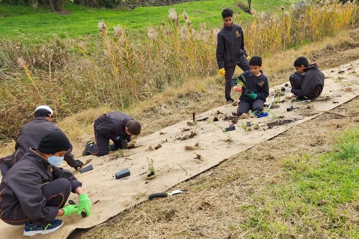 Environmental Student Leadership: Lalor Landcare