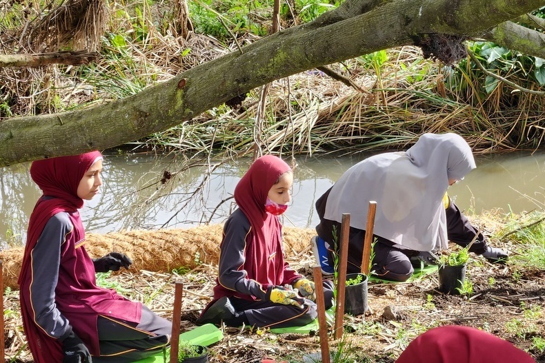 Environmental Student Leadership: Lalor Landcare