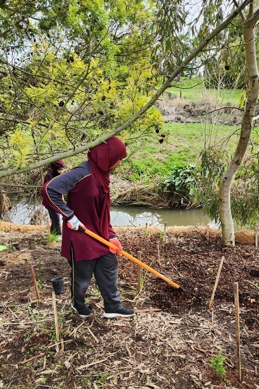 Environmental Student Leadership: Lalor Landcare