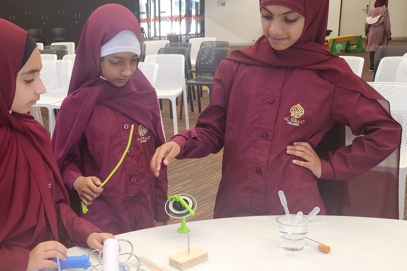 Year 4 Science Incursion: Mad about Science