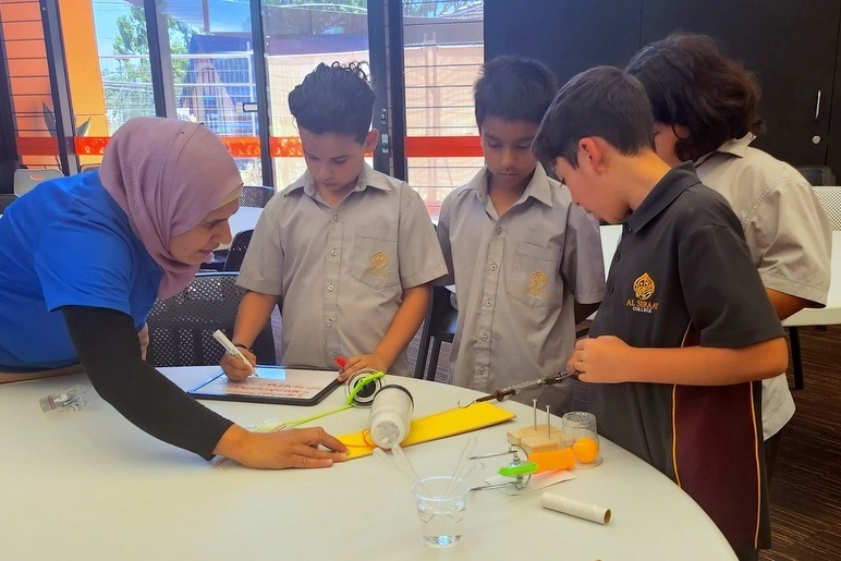 Year 4 Science Incursion: Mad about Science