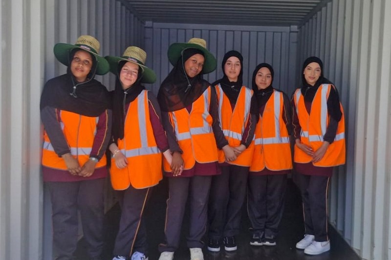 Year 10 & 11 Students Volunteer with Australian Red Cross