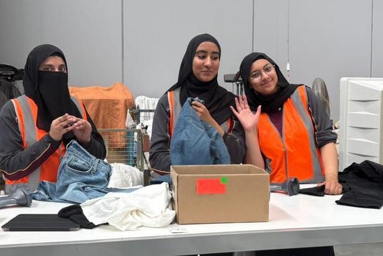 Year 10 & 11 Students Volunteer with Australian Red Cross